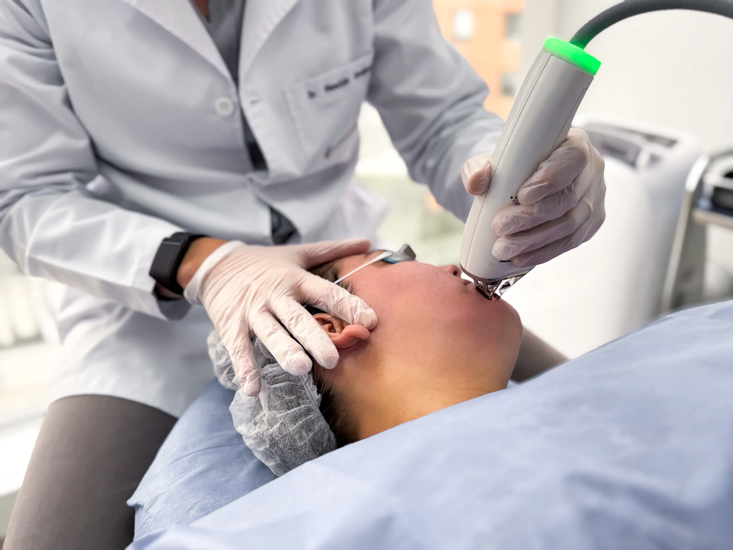 rejuvenecimiento facial con láser moxi